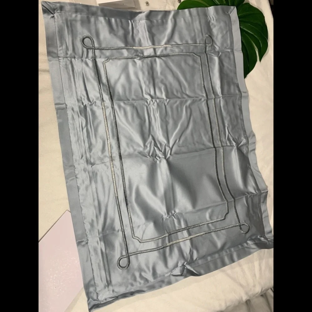 NIB [ 1 Standard ] Sham for Hudson Park‎ Embroidered Tile